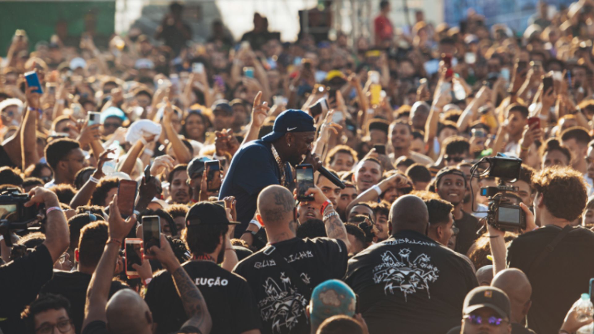 Hip Hop: Estilo e autenticidade são ingredientes perfeitos para acertar no look para curtir os festivais do gênero